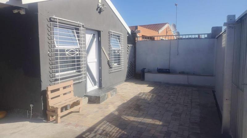 3 Bedroom Property for Sale in Voorbrug Western Cape